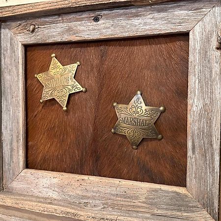 Acorn Hideaways Canton Rustic Old West Frontier Suite Exterior foto